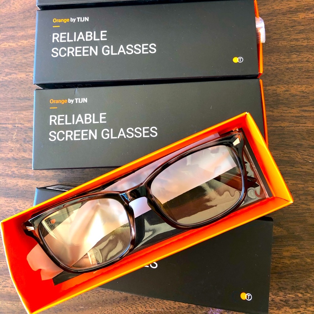 Blue light blocking glasses